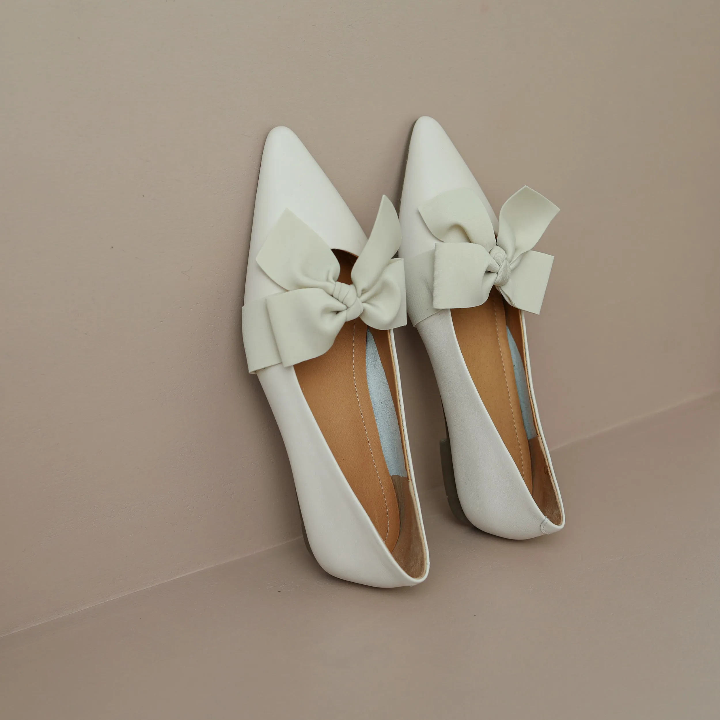 TinaCus Women's Pointed Toe Genuine Leather Handmade Bowknot Cute Flat Shoes